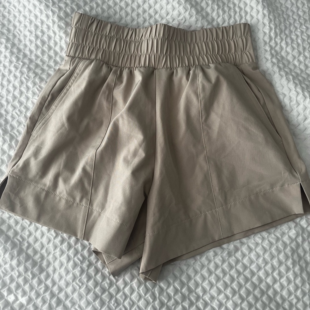Abercrombie tan comfy/athletic shorts